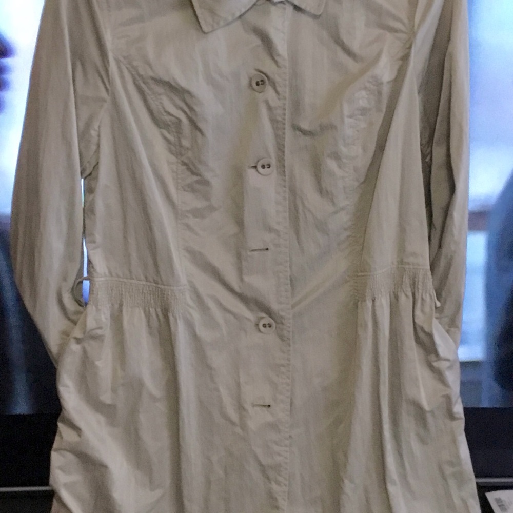 Beautiful tan J.JILL jacket size XL in excellent preowned condition.